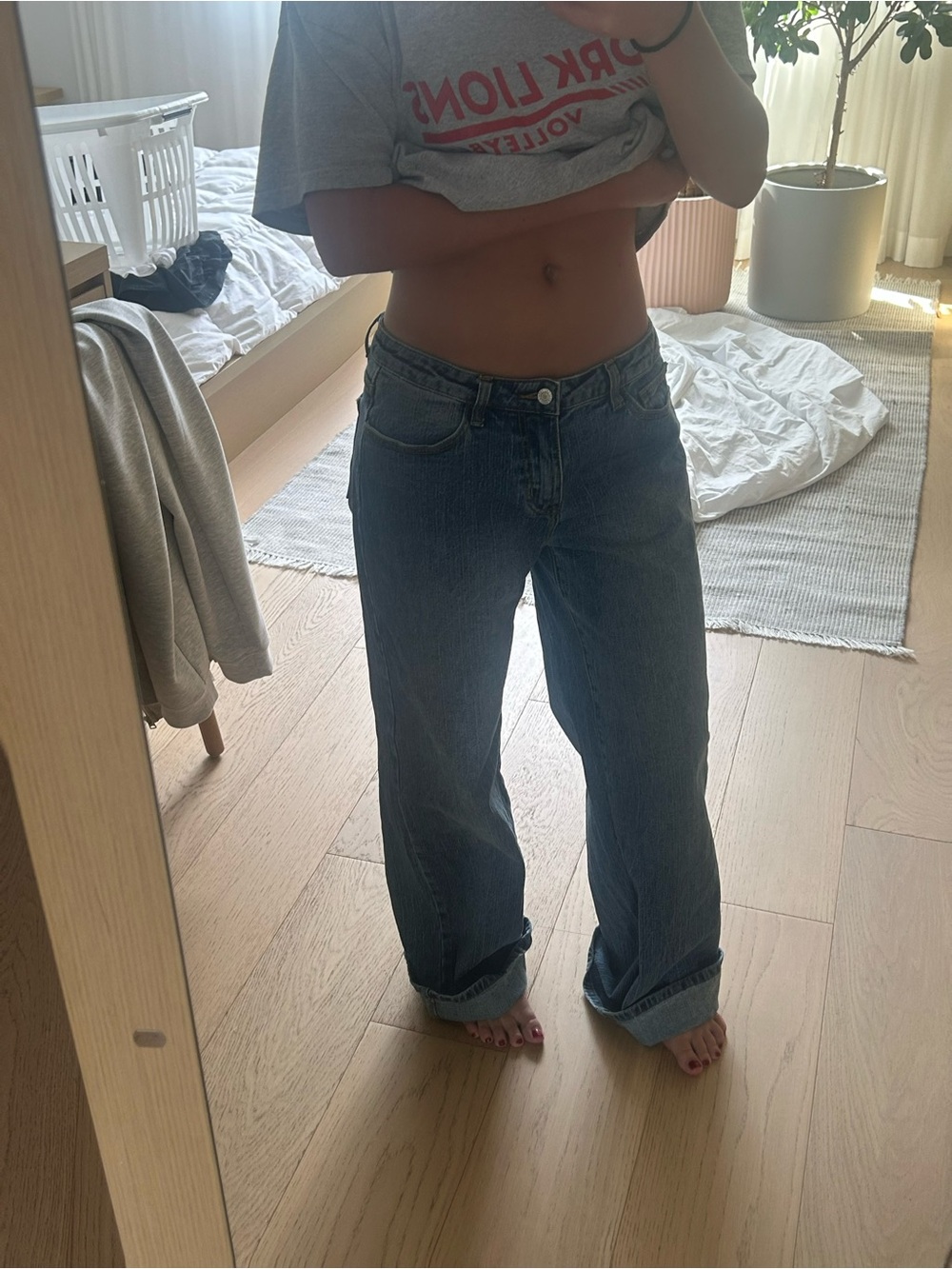 Brandy Melville Low Rise Baggy Blue Jeans One Size